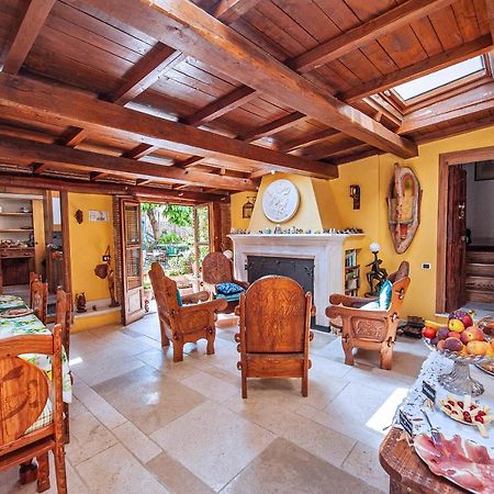 B&B Bone Novelle Dimora Storica Palazzo Zuzi LʼAquila Exterior foto