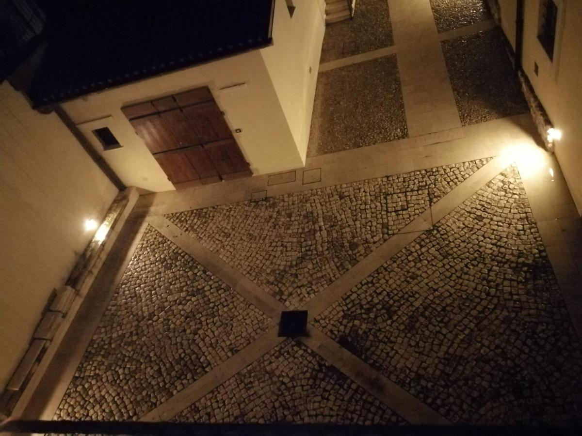 B&B Bone Novelle Dimora Storica Palazzo Zuzi LʼAquila Exterior foto