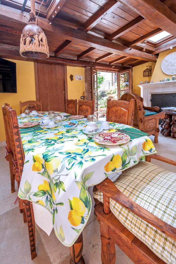B&B Bone Novelle Dimora Storica Palazzo Zuzi LʼAquila Exterior foto